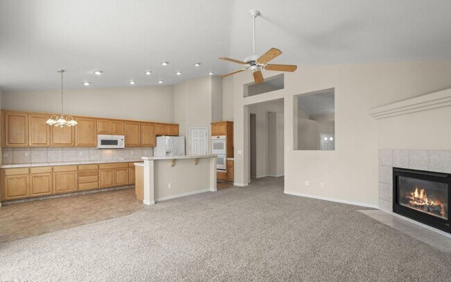 Building Photo - Gorgeous One Story 4 bedroom with Flex Space