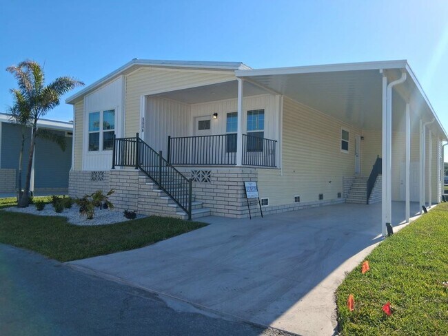 Foto del edificio - 5646 Blue Harbor Dr