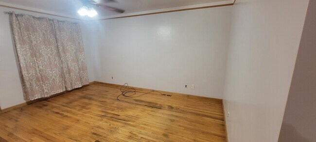 Building Photo - 14820 Stephens Rd