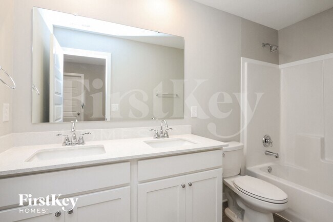 Building Photo - 2335 S Carlota Dr