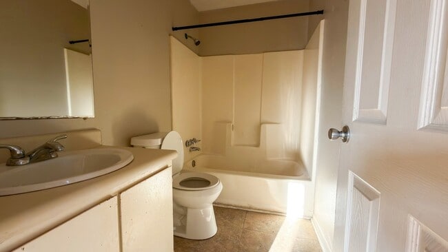 Building Photo - 310 Vieux Orleans Cir