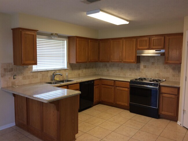 Foto del edificio - 4009 Hunter Creek Dr