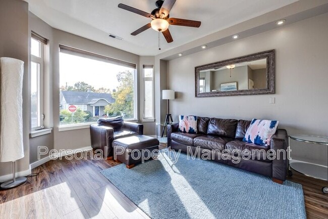 Building Photo - 112 W 24th St