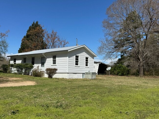 Building Photo - Convenient and Comfy home in Franklinton
