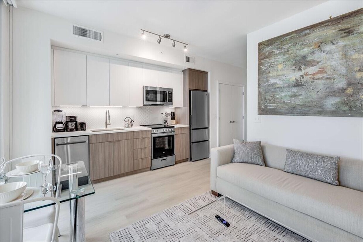 Foto principal - 1051 First St NE