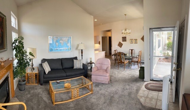 Sala de estar - 701 Glen Ct