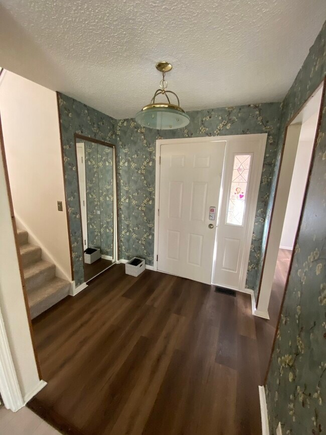 Building Photo - 1283 Ranchview Ct