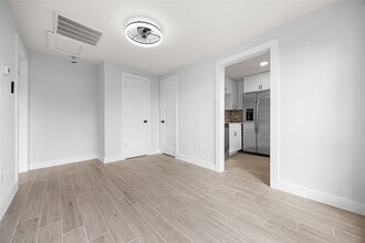Building Photo - 3229 Holman St
