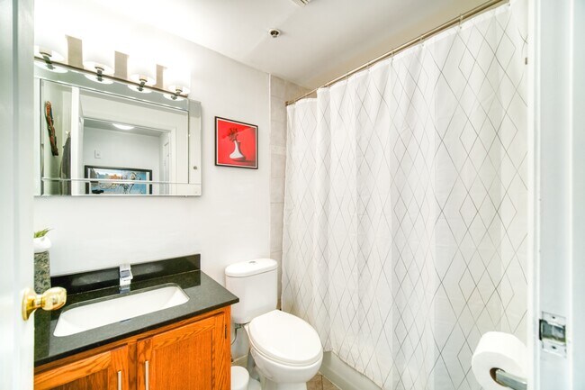 Building Photo - 1338-1338 Hollis St