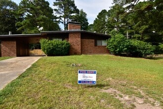Building Photo - 400 W Tennessee Ave