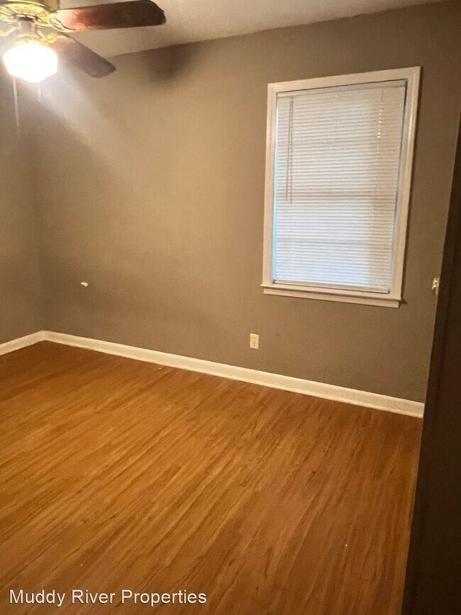 Foto del edificio - 3 br, 1 bath House - 8652 Kinard Cove