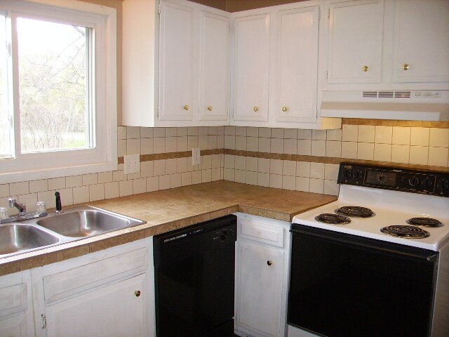 Building Photo - 1345 Easter Ln