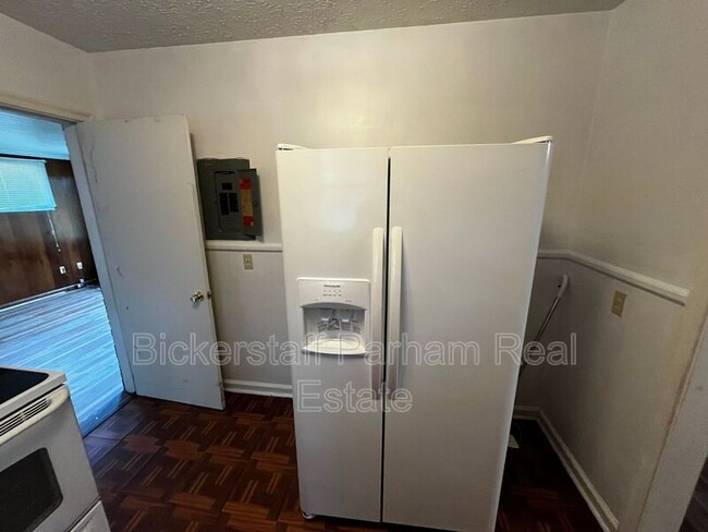 Foto del edificio - 4445 Sims St