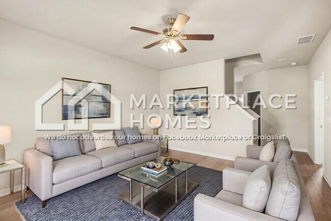 Foto del edificio - 204 W L Miller Dr