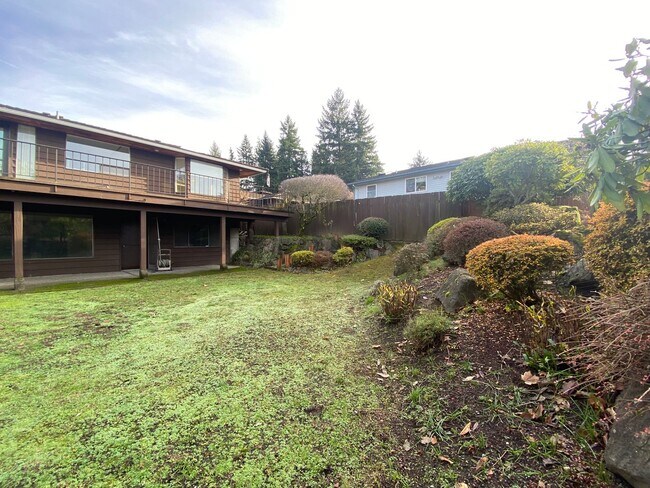 Foto del edificio - Oversized Normandy park home with Personal...