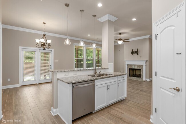 Building Photo - 46 Crowder Dr