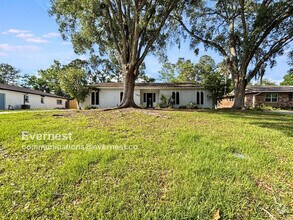 Building Photo - 1327 Chablis Ct N