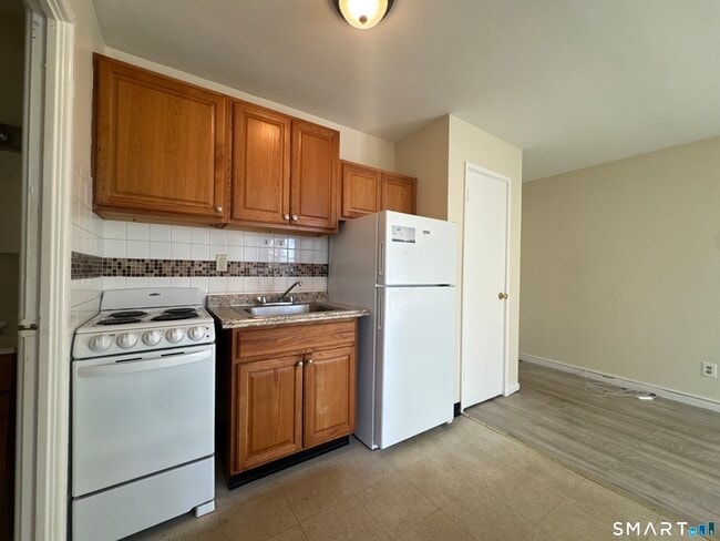 Foto del edificio - 145 Cowles St