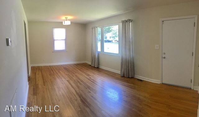 Building Photo - 3 br, 1 bath House - 2739 Catalina Avenue