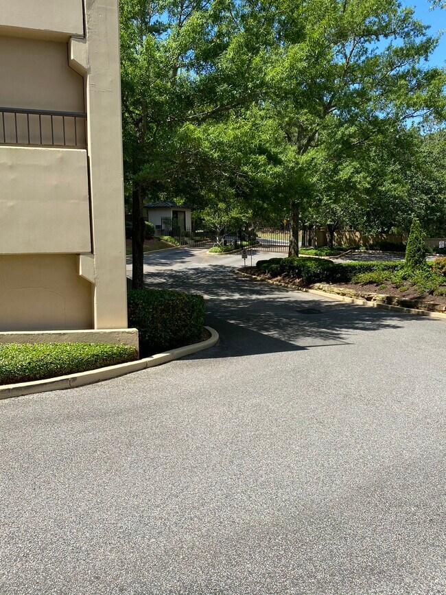 100 Tower Dr Unit 702, Daphne, AL 36526 Condo for Rent in Daphne, AL