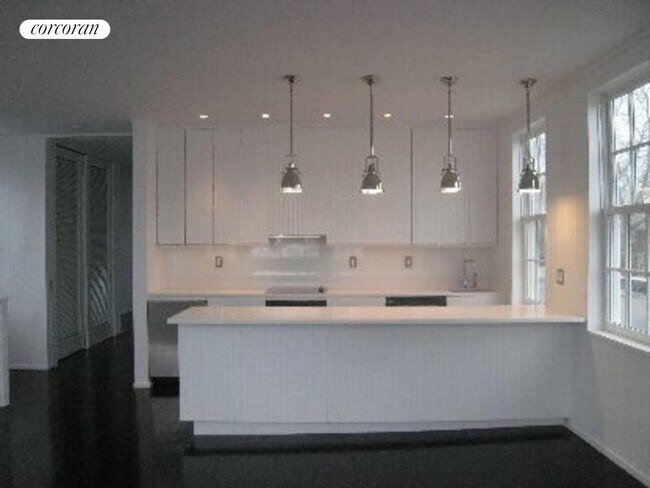 Building Photo - 52A Jobs Ln