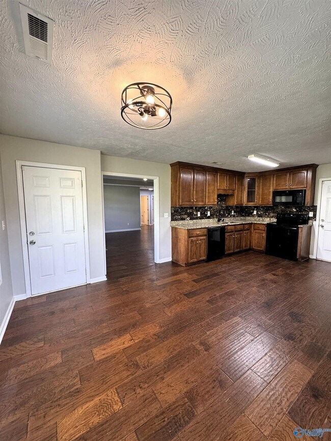 Foto del edificio - 18304 Upland Trail