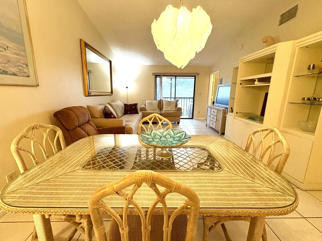 Foto principal - 9485 Boca Cove Cir