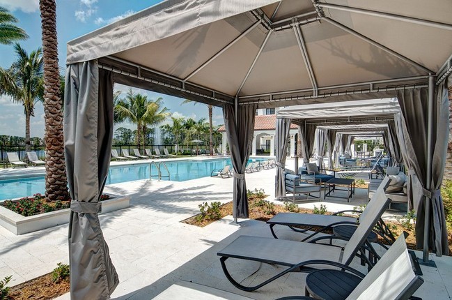 Private Cabanas - Atlantico at Alton