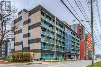 Building Photo - 250 Albert St