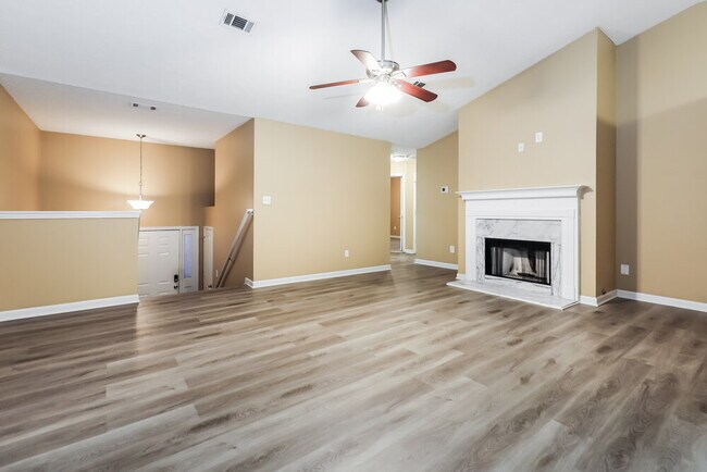 Foto del edificio - 830 Rock Shoal Ct