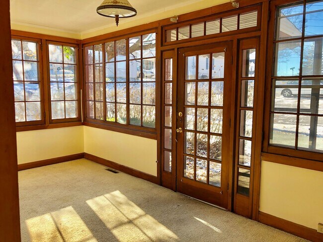 Building Photo - Wiles Hill - House - 3 bedroom house. - Available Now or the 2026-2027 school year.