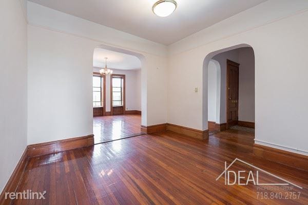 Building Photo - 473 3rd St