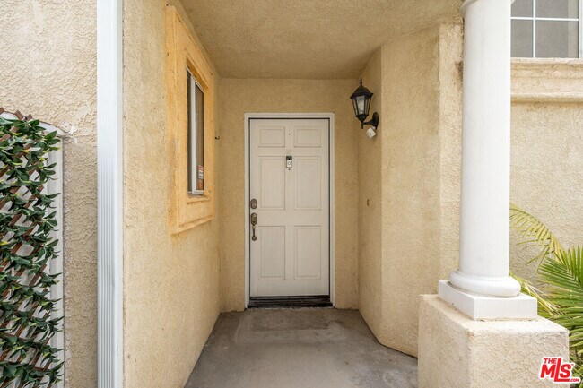 Foto del edificio - 18639 W Nathan Hill Dr