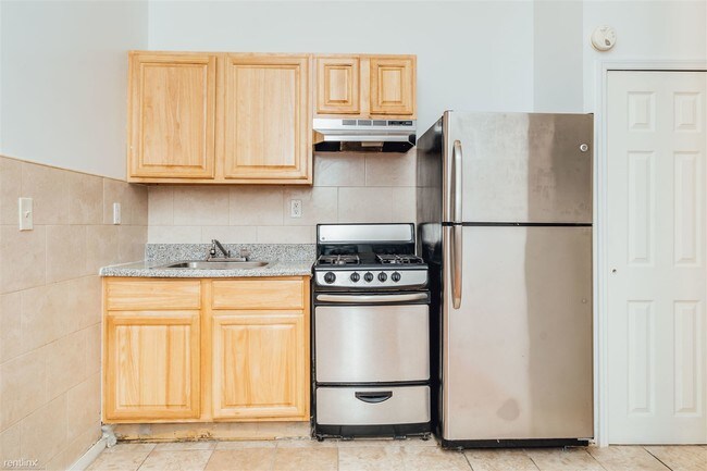 Foto del edificio - 1 br, 1 bath  - 926 Fulton St