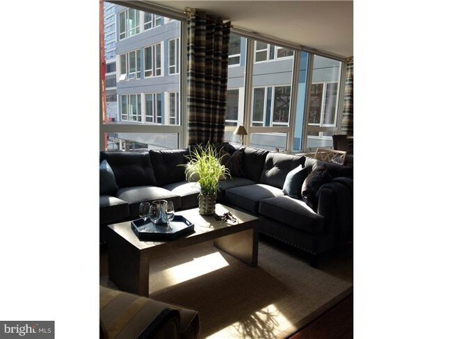 Building Photo - 1900 Arch St