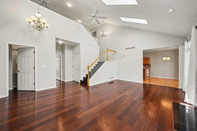 Building Photo - 4304 Gateway Cir