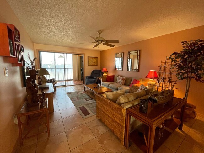 Building Photo - 14459 River Beach Dr