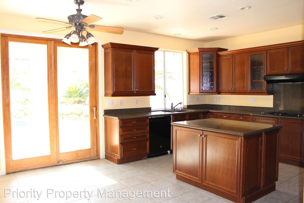 Foto principal - 5521 Rose Thicket St