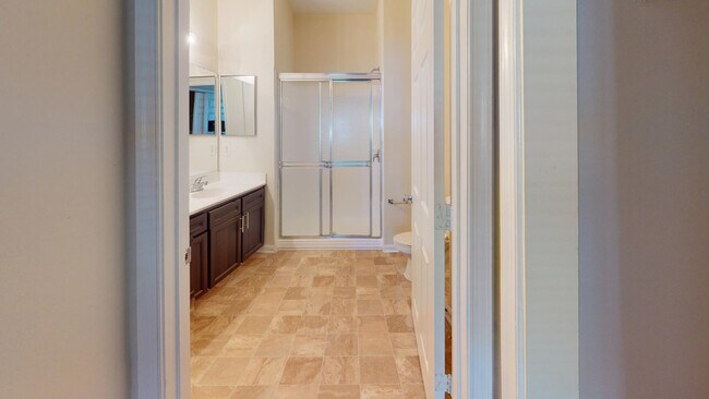 Interior Photo - 20 Lambourne