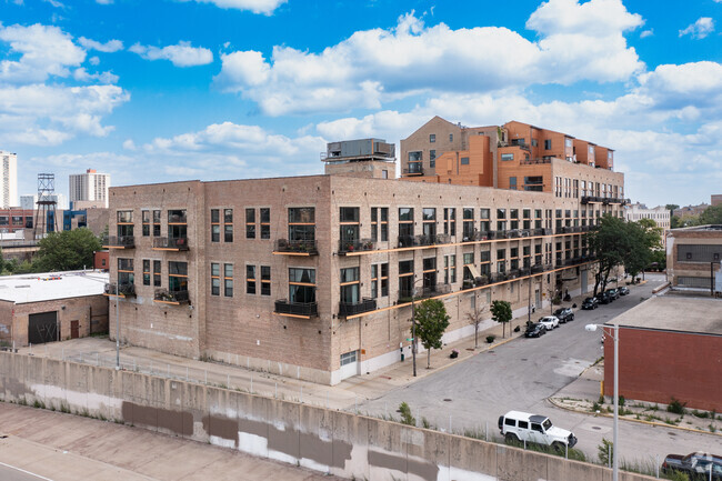 Building Photo - The Opera Lofts