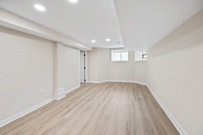 Foto del edificio - 4737 N Kildare Ave