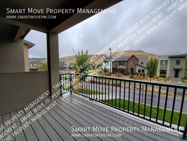 Foto del edificio - 3761 E Parkcenter Blvd