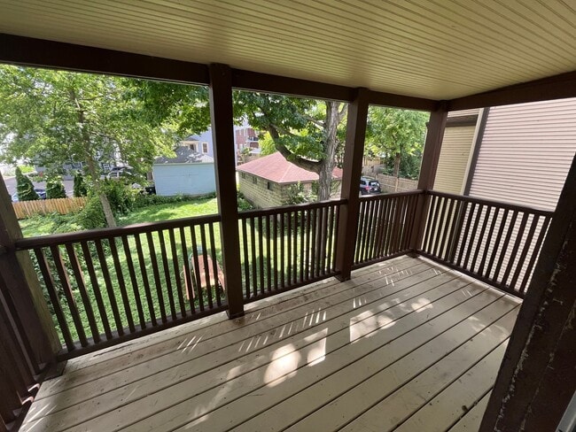 Building Photo - 5 Bed / 2 Bath House Located Downtown Madi...