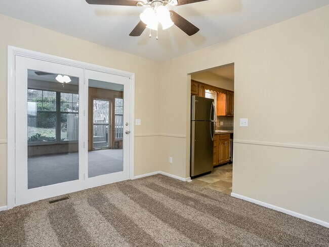 Building Photo - Beautiful Home in Hamilton