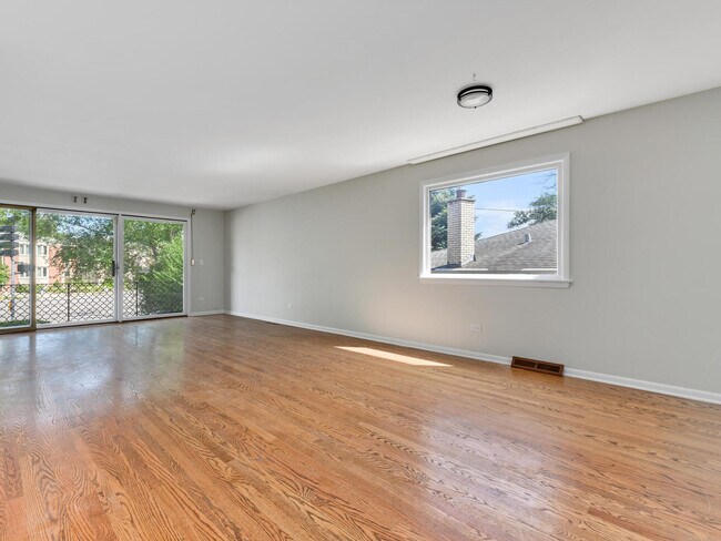 Foto del edificio - 1300 N Northwest Hwy