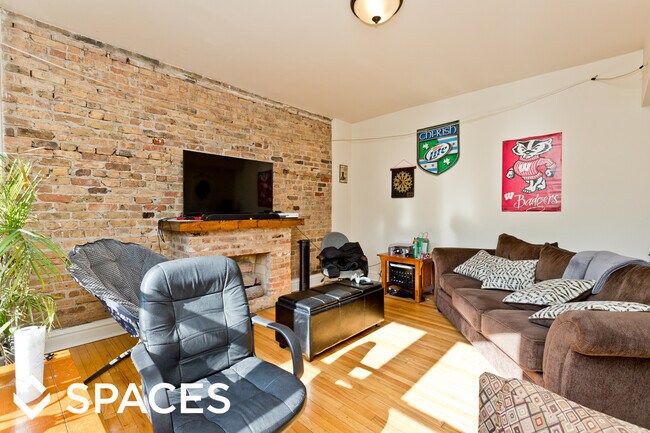 Foto del edificio - 3509 N Racine Ave