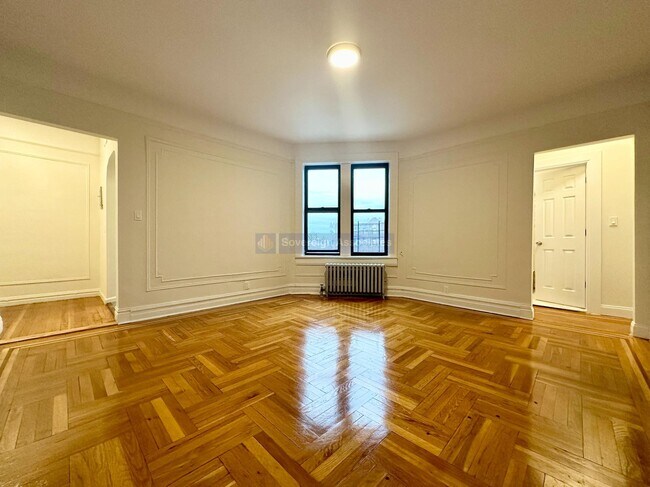 Building Photo - 3015 Roberts Avenue
