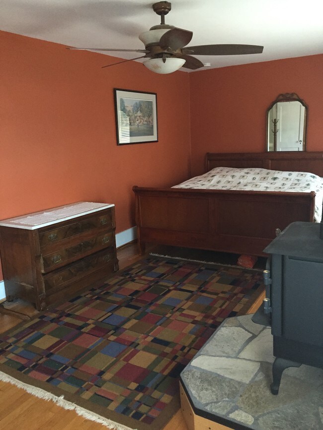 Master bedroom/unfurnished - 511 Vermont Ave