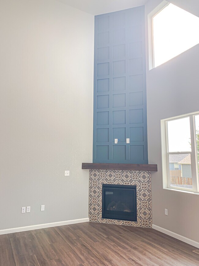 Building Photo - 3546 Saratoga St