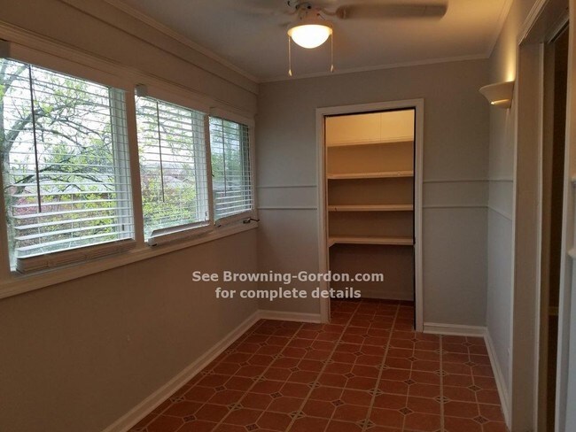 Foto del edificio - 350 Westfield Dr